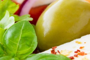 Mozzarella - Salat mit Chiliflocken und Melone